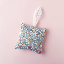 Load image into Gallery viewer, 3pcs Handmade Lavender Sachets - FORGET ME NOT BLOSSOM Liberty Print
