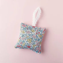 Load image into Gallery viewer, 3pcs Handmade Lavender Sachets - FORGET ME NOT BLOSSOM Liberty Print