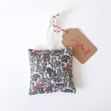 Load image into Gallery viewer, 3pcs Handmade Lavender Sachets - Liberty of London Prints