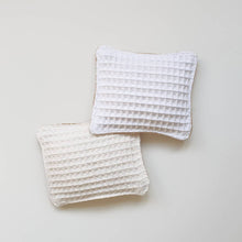 Load image into Gallery viewer, Zero Waste Scourer in Waffle Cotton & Natural Hessian