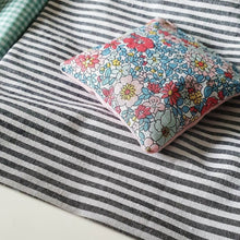 Load image into Gallery viewer, 3pcs Handmade Lavender Sachets - FORGET ME NOT BLOSSOM Liberty Print